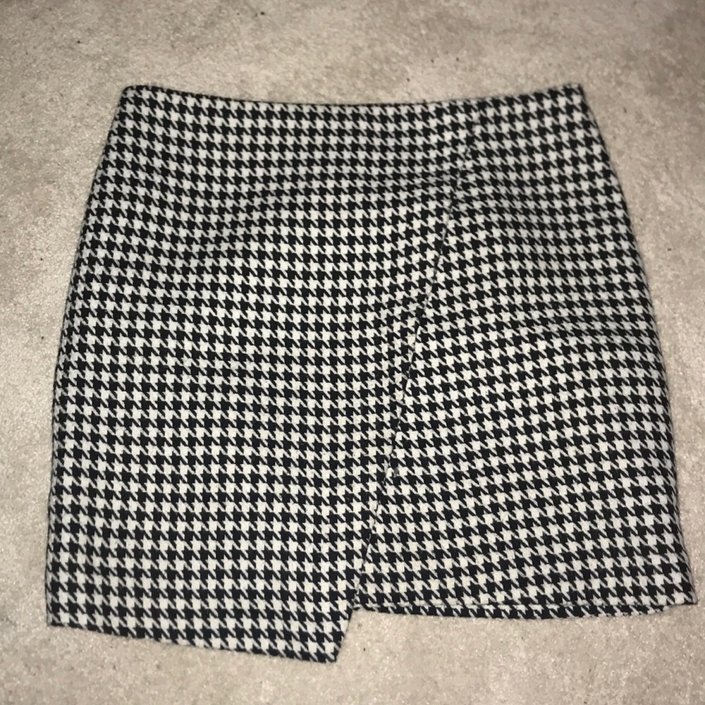 Houndstooth H&m skirt